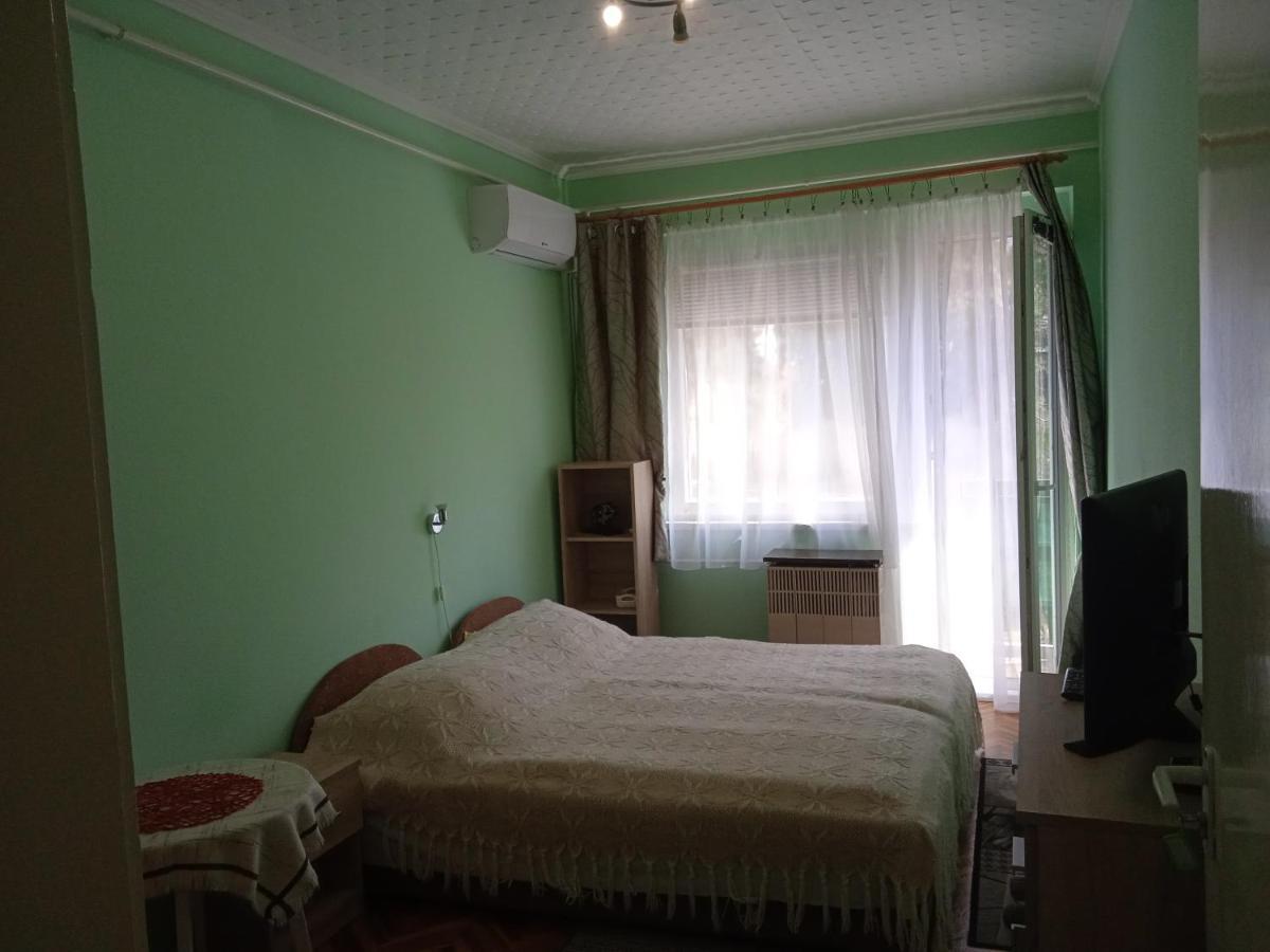 Balaton-Lak Apartmanház Siófok Esterno foto