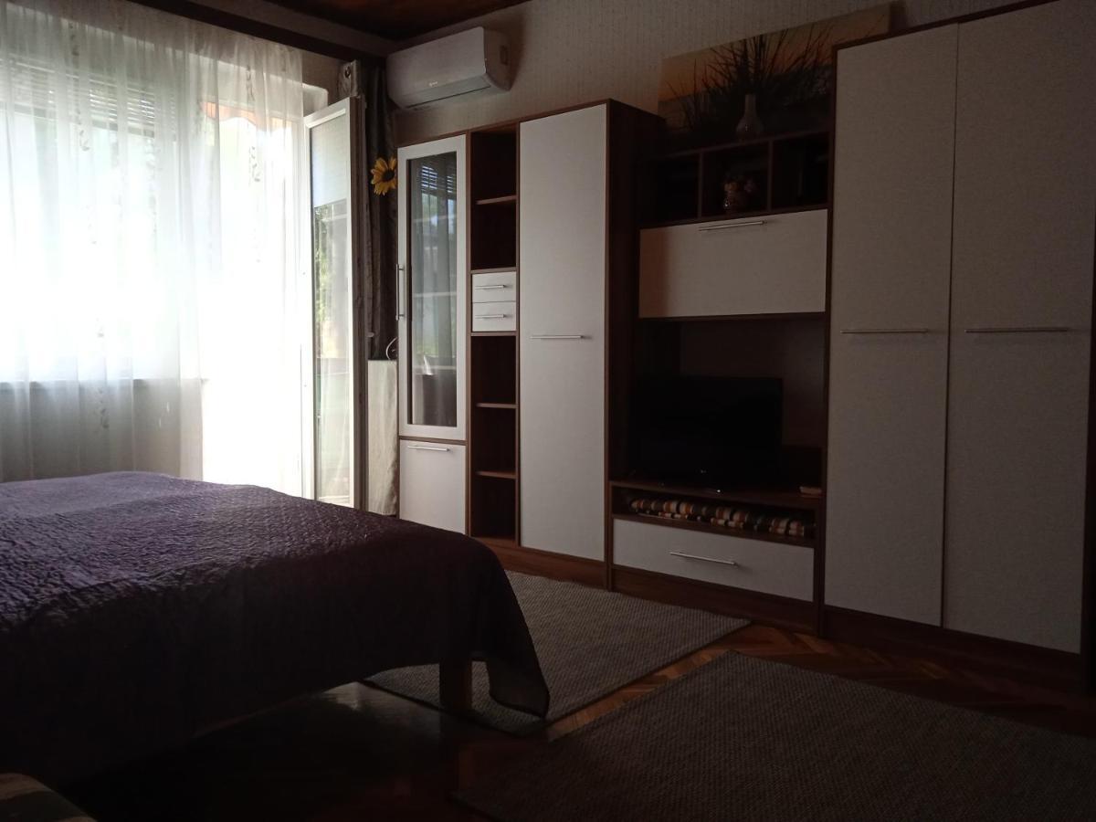 Balaton-Lak Apartmanház Siófok Esterno foto