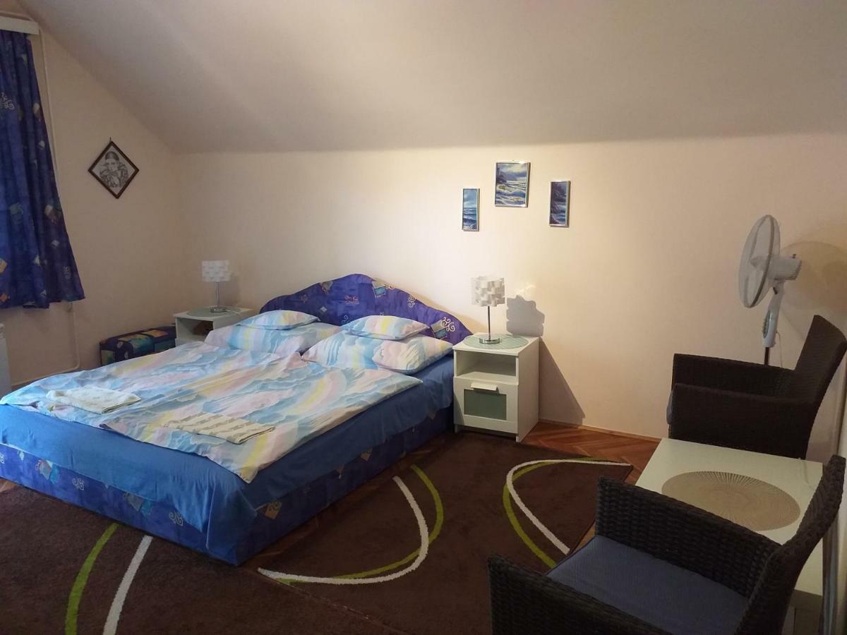 Balaton-Lak Apartmanház Siófok Esterno foto